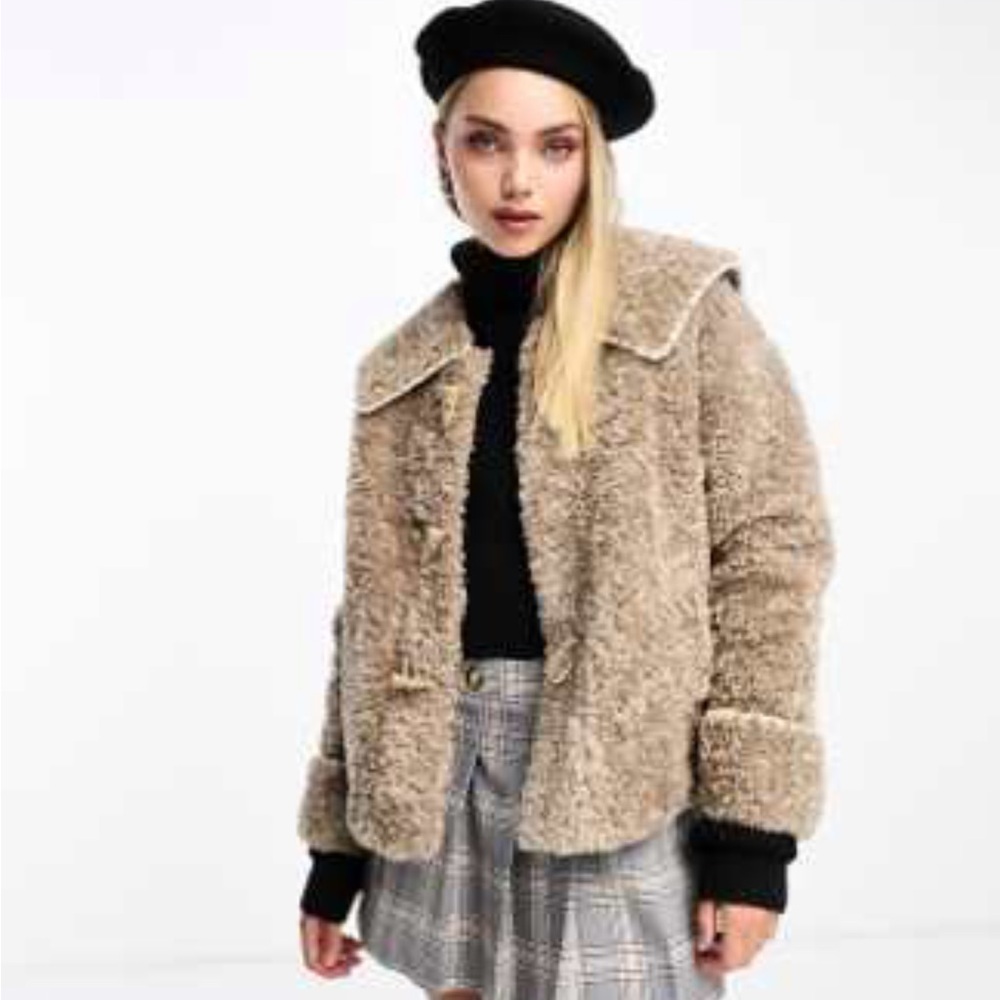 Urban Revivo collar detail faux shearling toggle jacket in cream